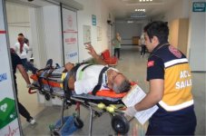 Aksaray'da Minibüsün Otomobile Çarpması Sonucu 7 Kişi Yaralandı
