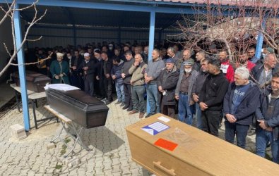 Aksaray'da öldürülen anne ve oğlu ile intihar eden şüphelinin cenazesi defnedildi