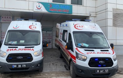 Aksaray’da bıçaklı kavga: Baba ve oğlu yaralandı