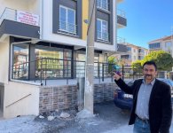 Aksaray'da apartmanın elektrik kablosunu çalan hırsıza pankartlı tepki