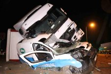 Tırın hafif ticari araca çarptığı kazada ağır yaralanan sürücü hayatını kaybetti